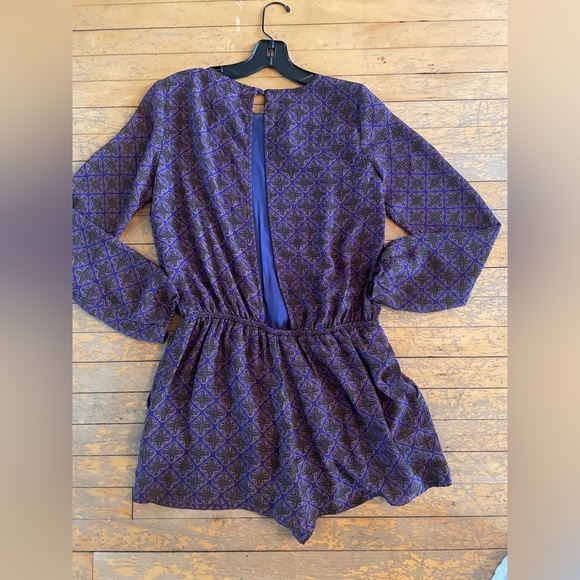 Urban Outfitters long sleeve romper - Picture 2 of 4
